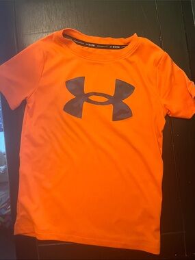 Under Armour Short Sleeve Swim Rash guard top small / 5T